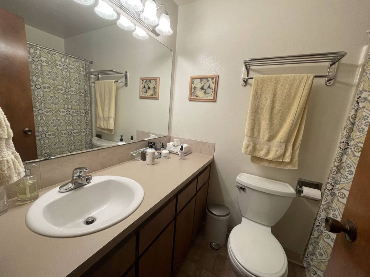 House for rent at 7250 SW Ashdale Dr, Portland, OR 97223