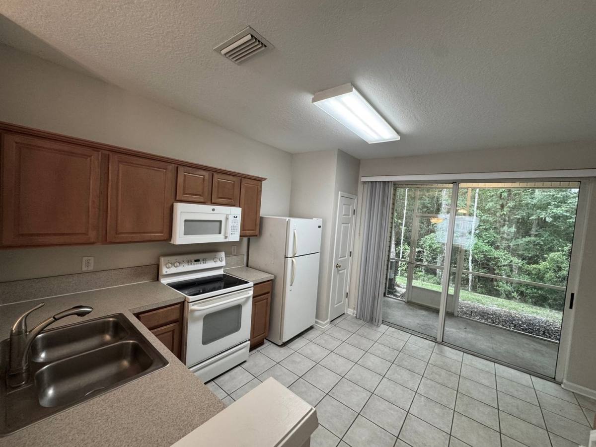 Townhouse for rent at 8428 Thornbush Court, Jacksonville, FL 32216