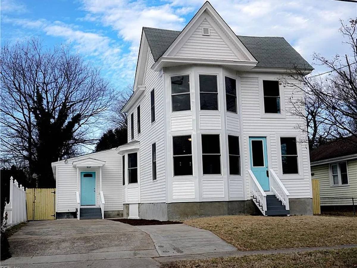 Townhouse for rent at 1350 W 38th St, Norfolk, VA 23508