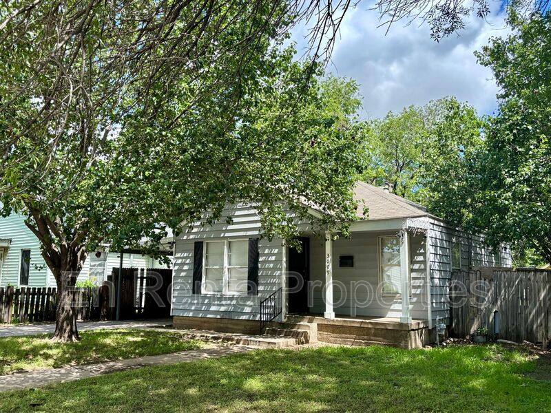 House for rent at 3009 Honeysuckle Ave, Fort Worth, TX 76111