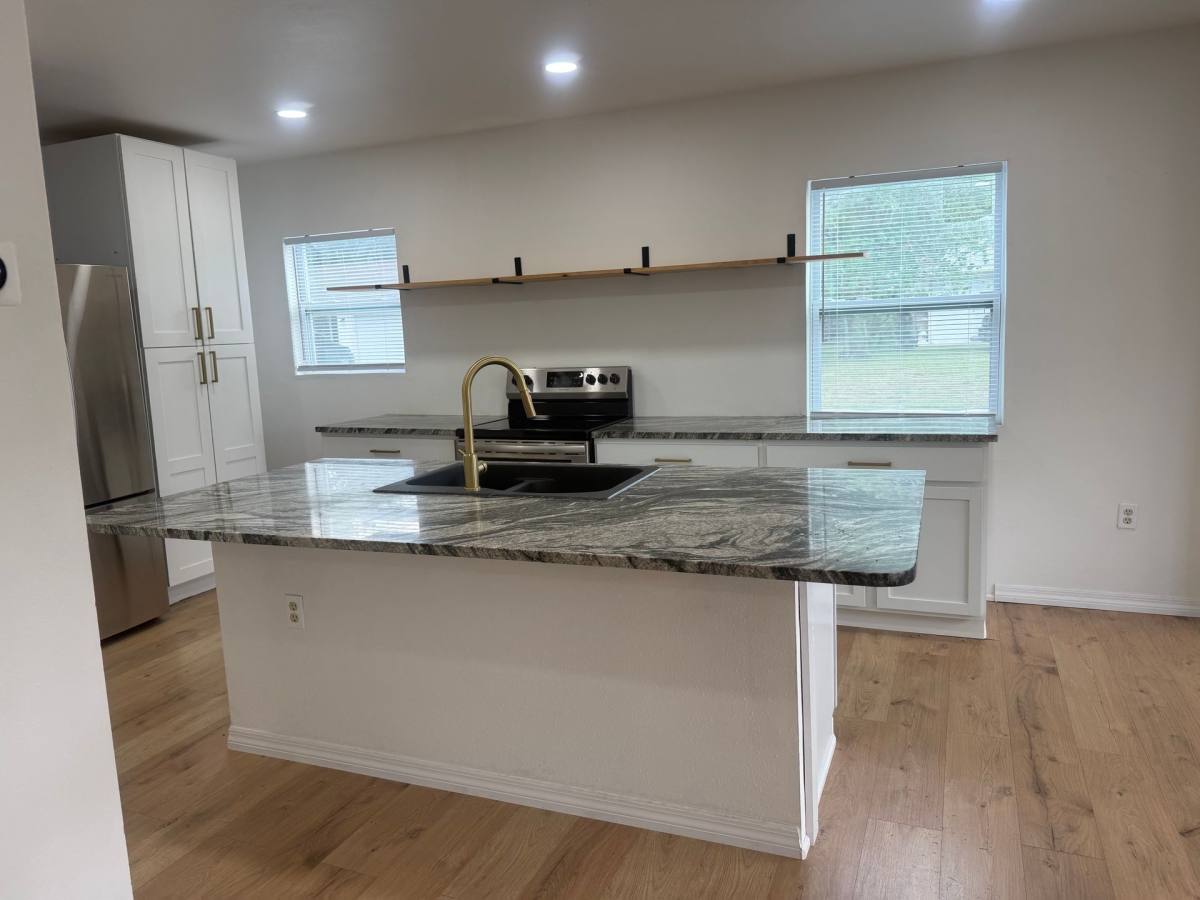 Townhouse for rent at 2021 3rd Ave E, Bradenton, FL 34208