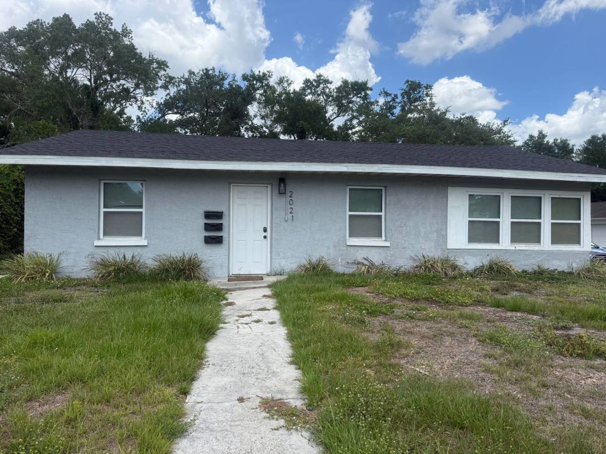 Townhouse for rent at 2021 3rd Ave E, Bradenton, FL 34208