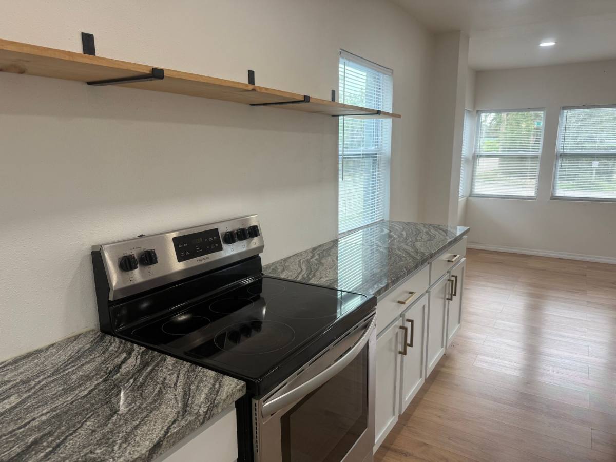 Townhouse for rent at 2021 3rd Ave E, Bradenton, FL 34208