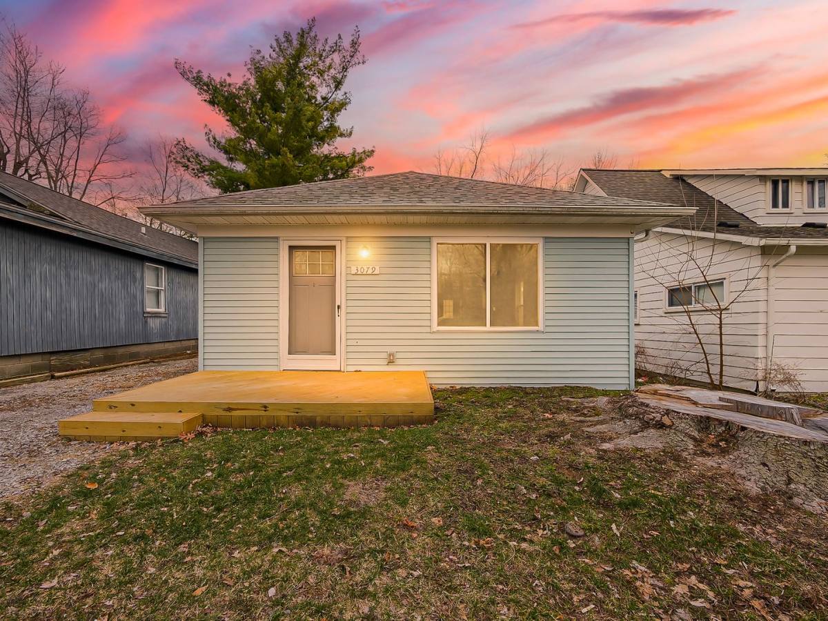 House for rent at 3079 Grove St, Keego Harbor, MI 48320