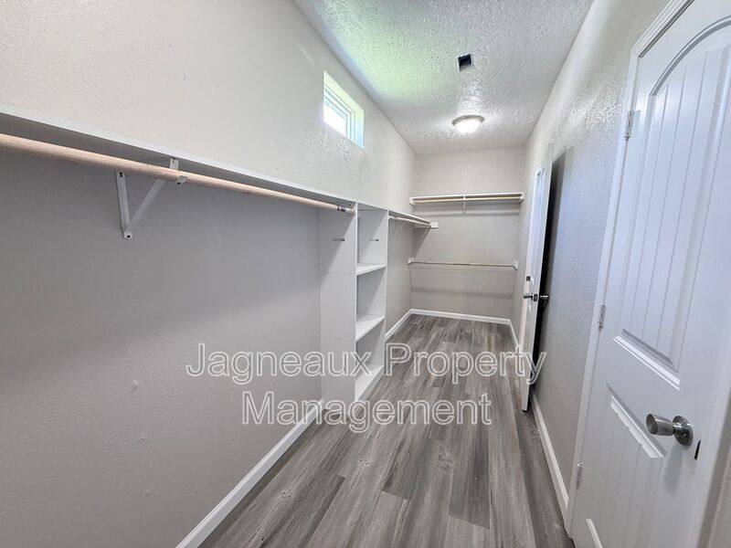 House for rent at 816 Shady Lane, Westlake, LA 70669
