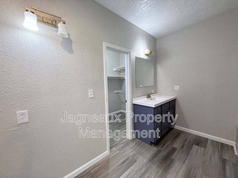 House for rent at 816 Shady Lane, Westlake, LA 70669
