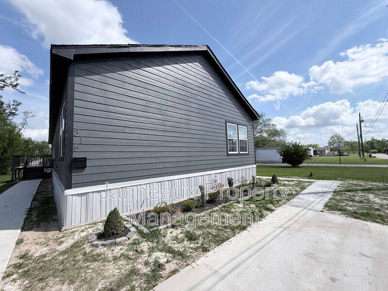 House for rent at 816 Shady Lane, Westlake, LA 70669