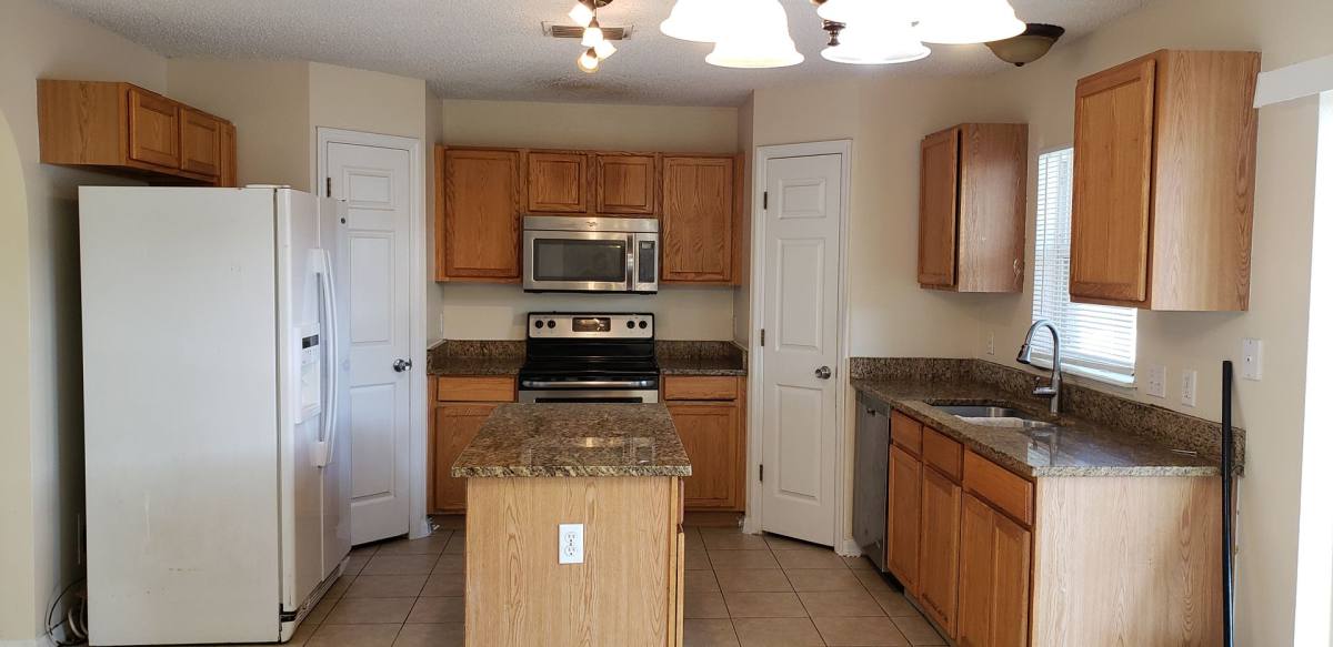 House for rent at 274 Curtis Ave, Groveland, FL 34736