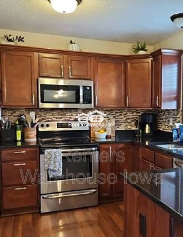 House for rent at 165 SE Pleasant View Dr, Waukee, IA 50263