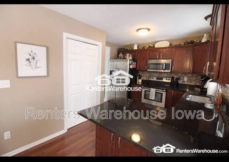 House for rent at 165 SE Pleasant View Dr, Waukee, IA 50263