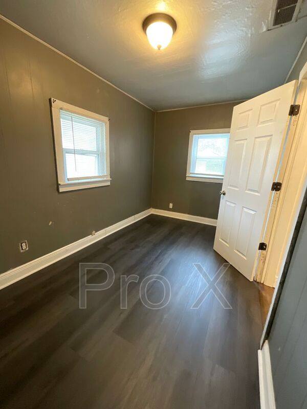 House for rent at 1011 E 4th St, Pittsburg, KS 66762