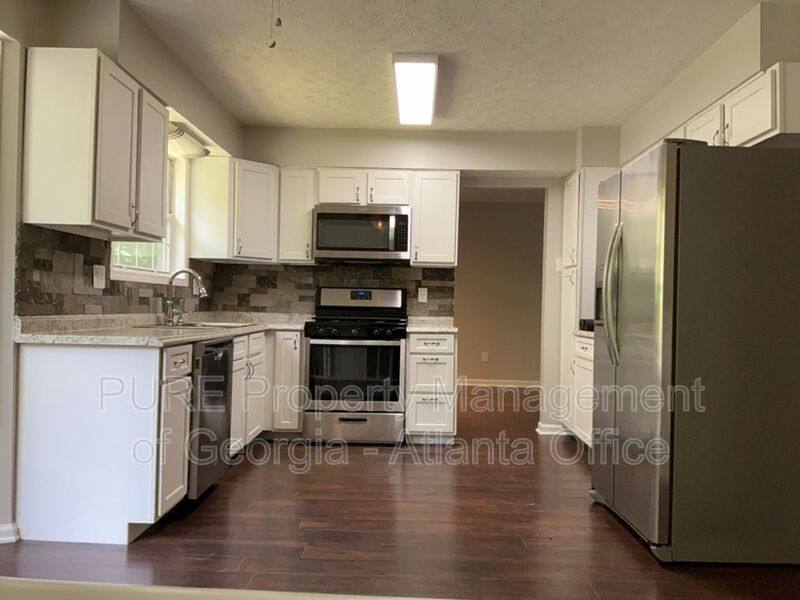 House for rent at 3227 Stonewall Dr NW, Kennesaw, GA 30152