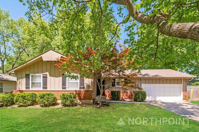 House for rent at 808 N Piute Ave, Independence, MO 64056