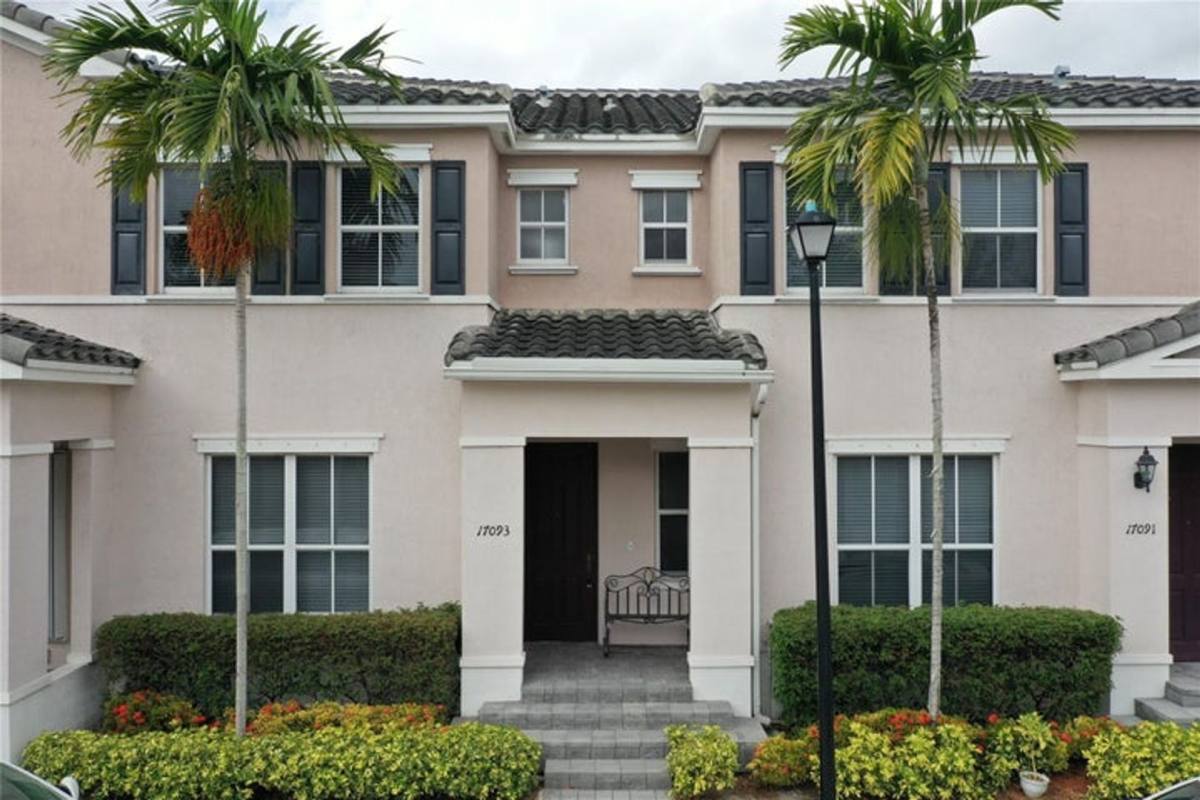 Townhouse for rent at 17093 SW 93rd St, Miami, FL 33196
