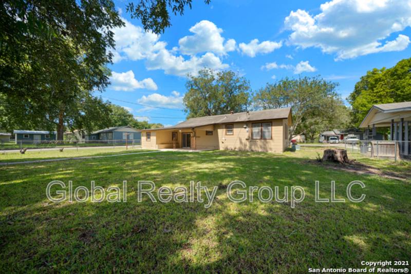 House for rent at 400 Mitchell Ave, Schertz, TX 78154