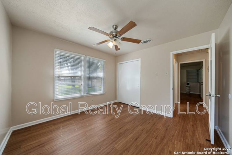 House for rent at 400 Mitchell Ave, Schertz, TX 78154