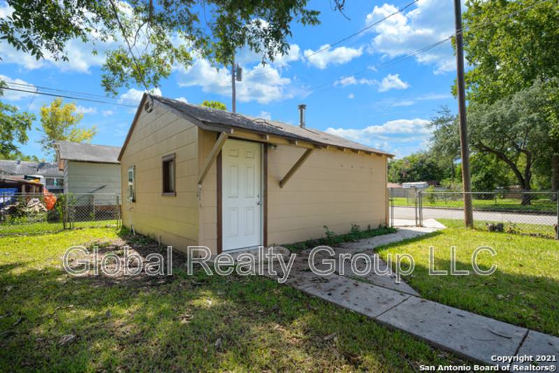 House for rent at 400 Mitchell Ave, Schertz, TX 78154