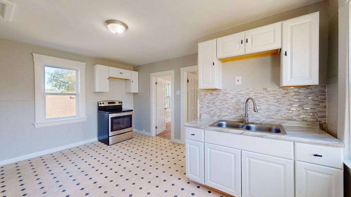 Apartment for rent at 3149 W 32nd St, Cleveland, OH 44109