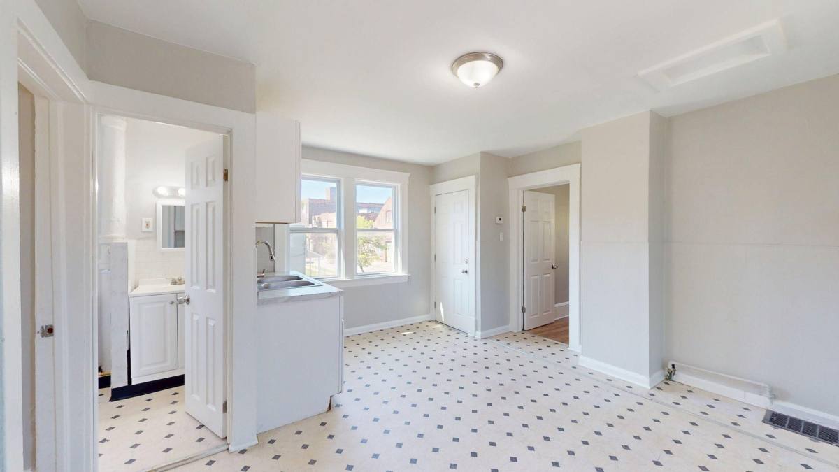 Apartment for rent at 3149 W 32nd St, Cleveland, OH 44109