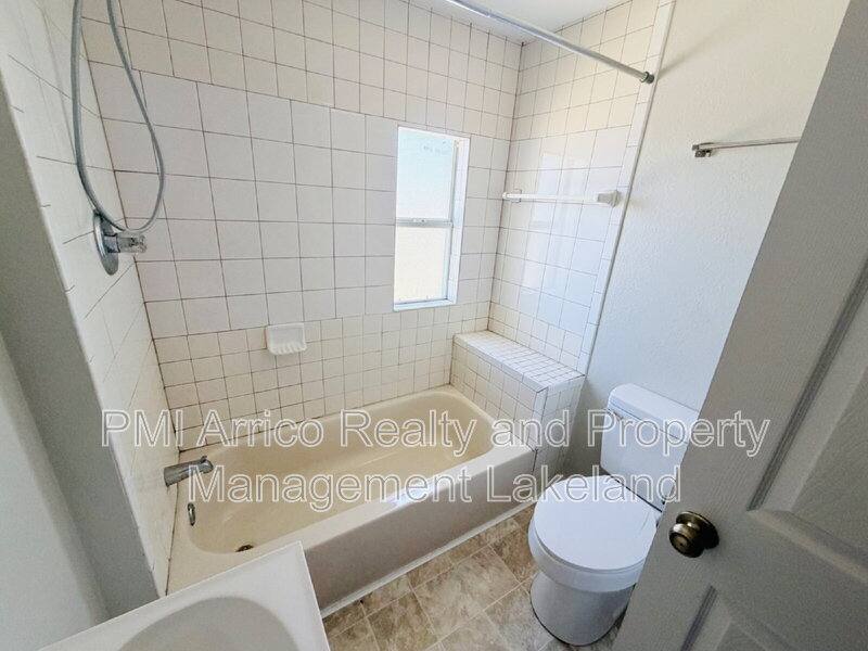 Apartment for rent at 1002 Ave E #4, Haines City, FL 33844