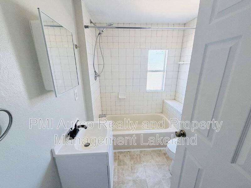 Apartment for rent at 1002 Ave E #4, Haines City, FL 33844