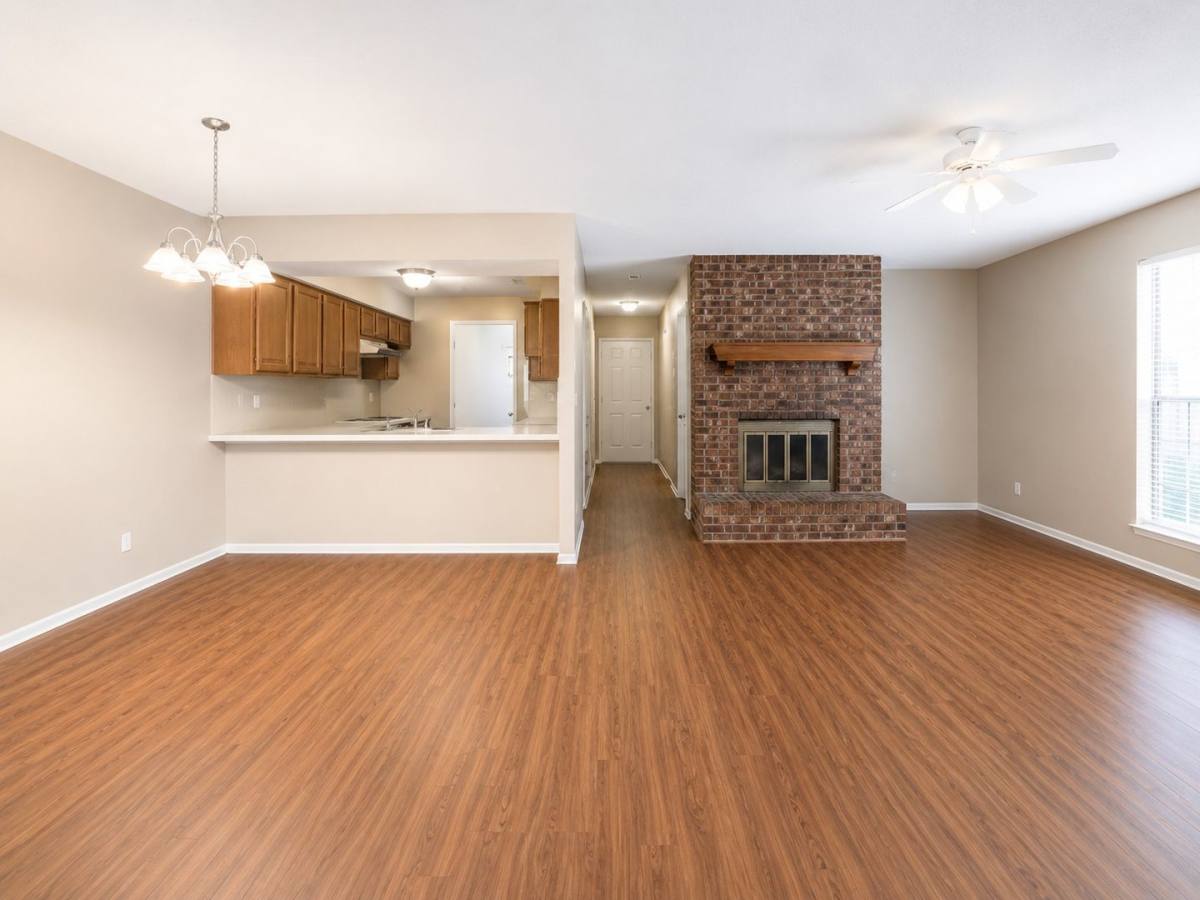 Apartment for rent at 1915-1917 Spindletop Dr, Duncanville, TX 75137