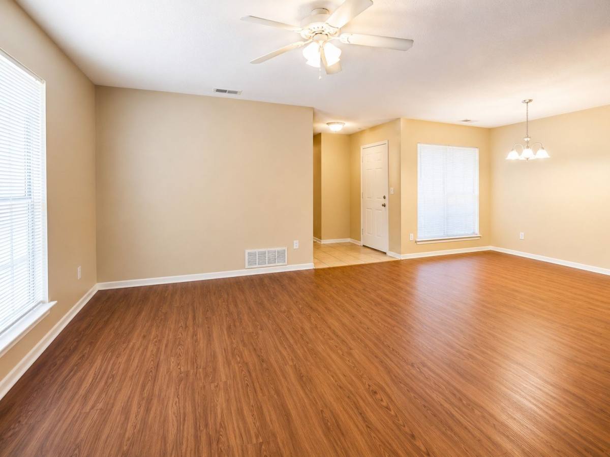 Apartment for rent at 1915-1917 Spindletop Dr, Duncanville, TX 75137