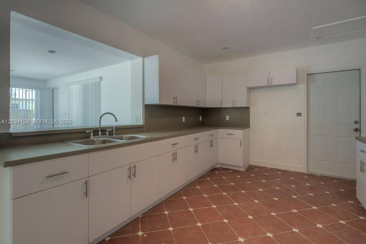 House for rent at 160 NW 199th St, Miami, FL 33169