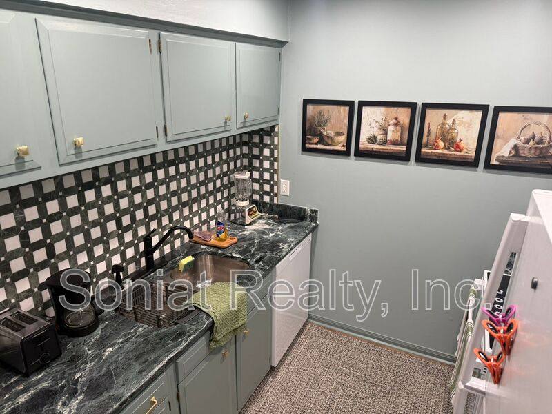 Condo for rent at 3625 St Charles Ave #3A, New Orleans, LA 70115