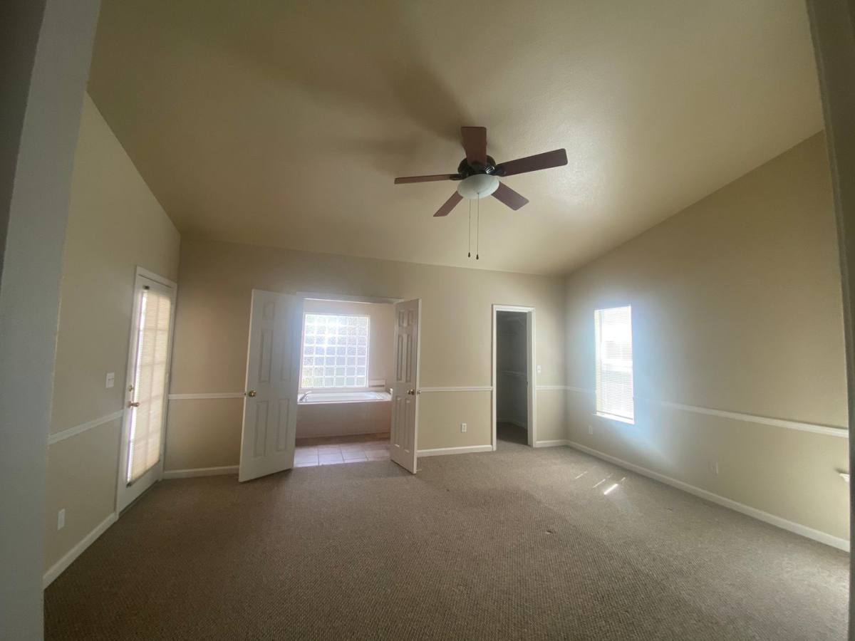 House for rent at 883 W Julia Way, Hanford, CA 93230