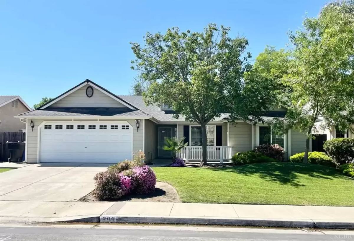 House for rent at 883 W Julia Way, Hanford, CA 93230