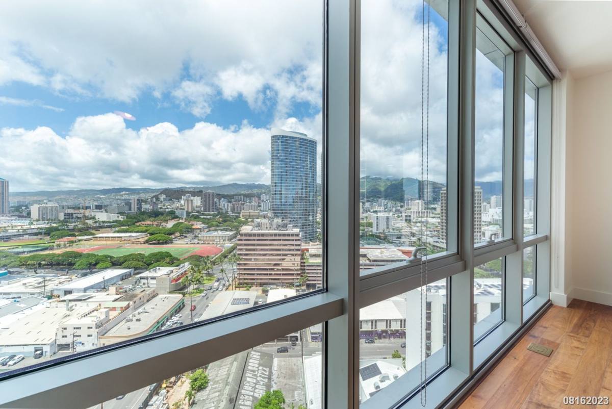 Apartment for rent at 1189 Waimanu St, Honolulu, HI 96814