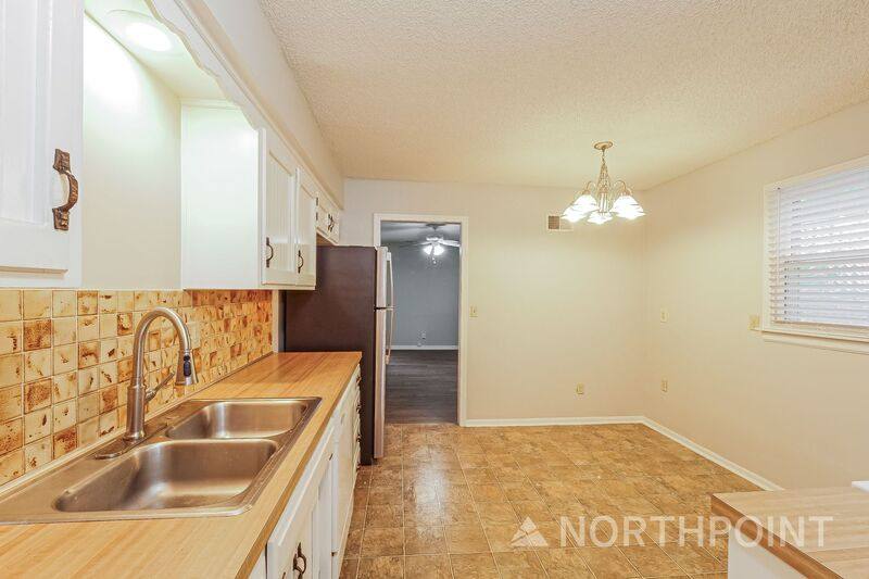 House for rent at 601 SE Richardson Place, Lees Summit, MO 64063