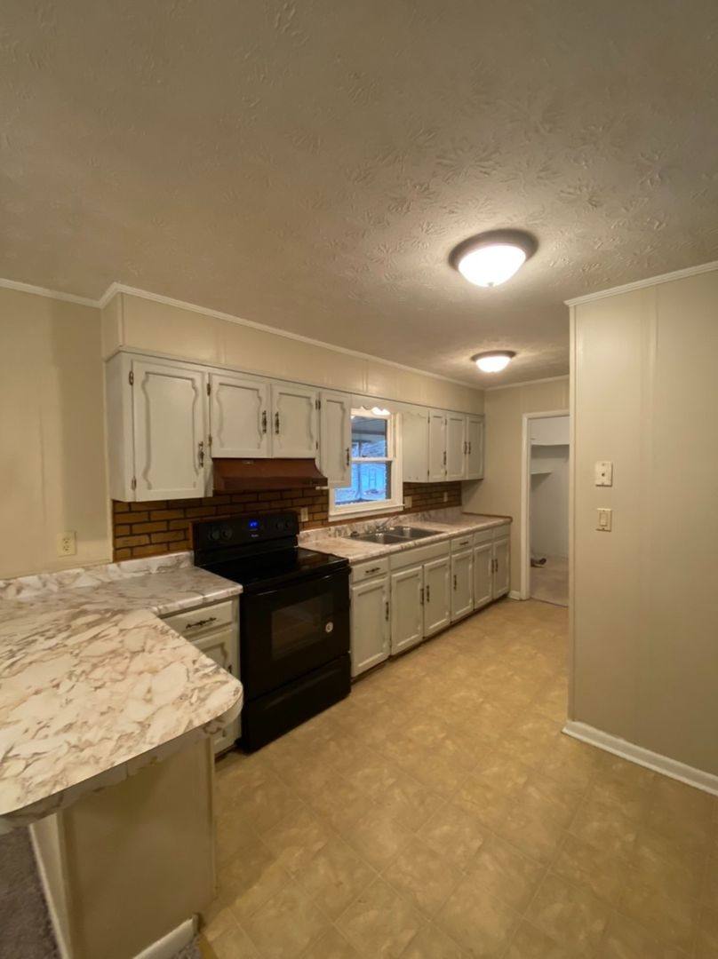 House for rent at 1329 Montevallo Rd, Weaver, AL 36277