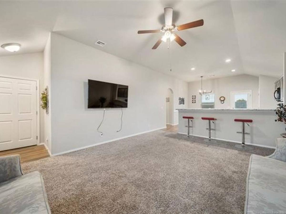 House for rent at 1204 E Quincy St, Broken Arrow, OK 74012