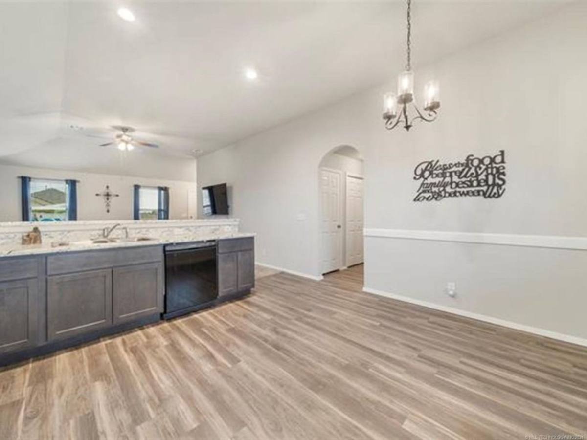 House for rent at 1204 E Quincy St, Broken Arrow, OK 74012