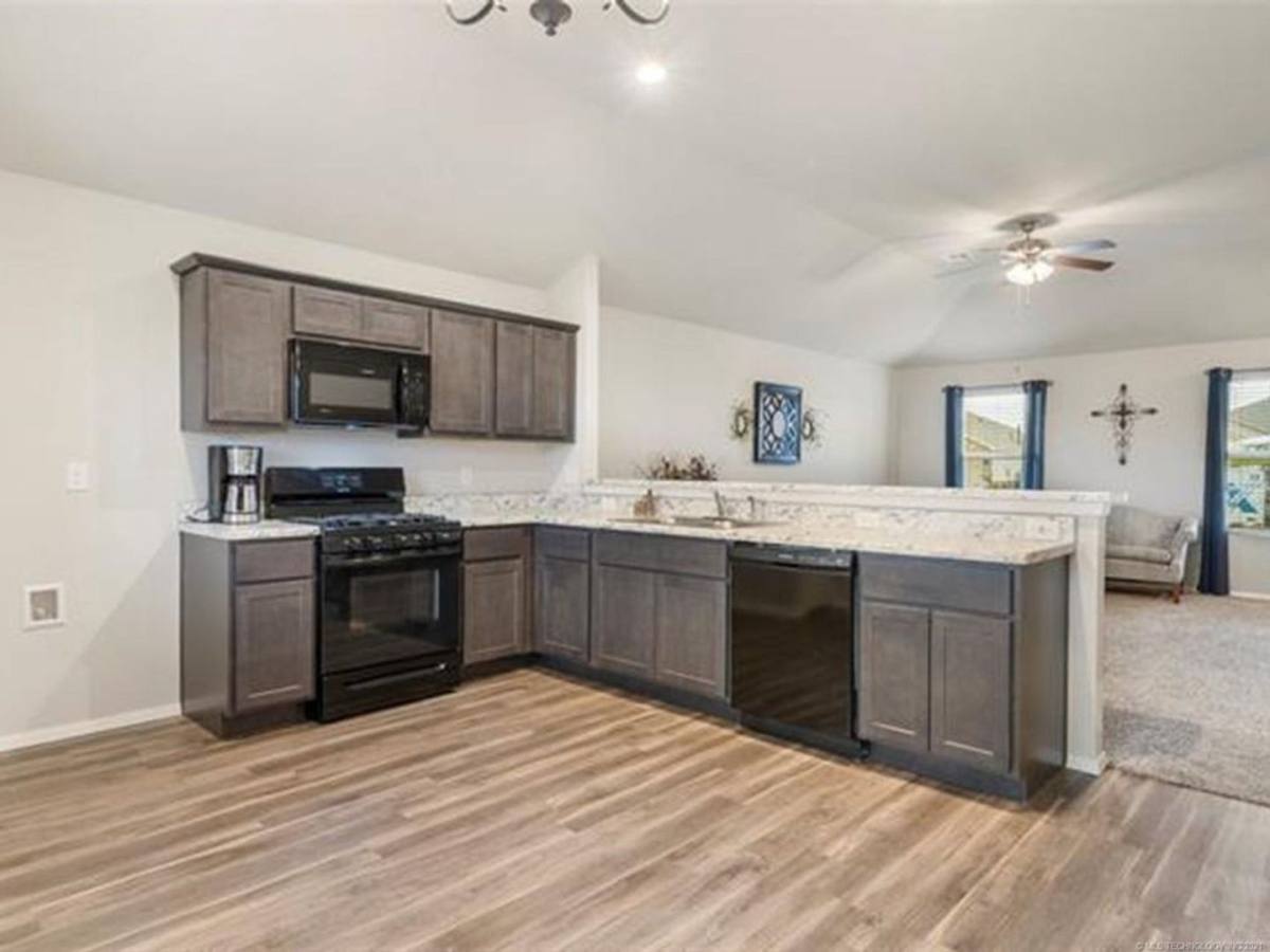 House for rent at 1204 E Quincy St, Broken Arrow, OK 74012