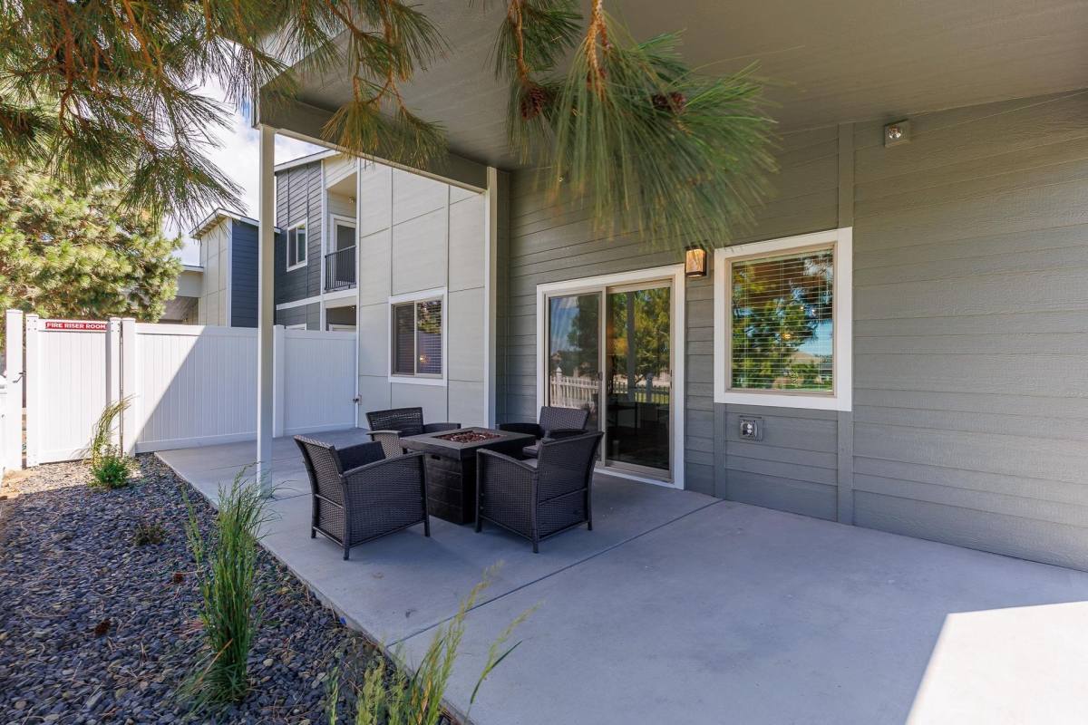 Townhouse for rent at 7992 W 10th Ave, Kennewick, WA 99336