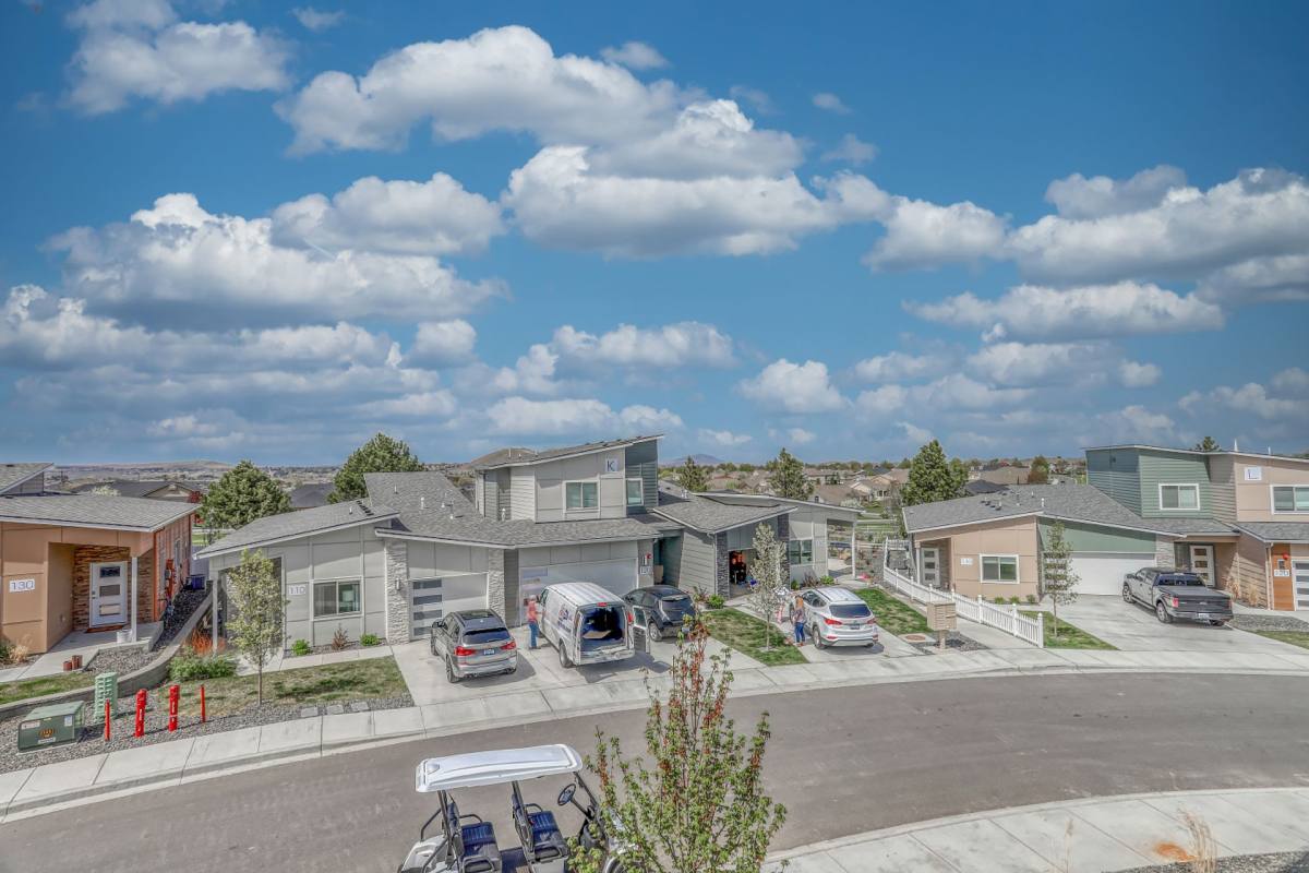 Townhouse for rent at 7992 W 10th Ave, Kennewick, WA 99336