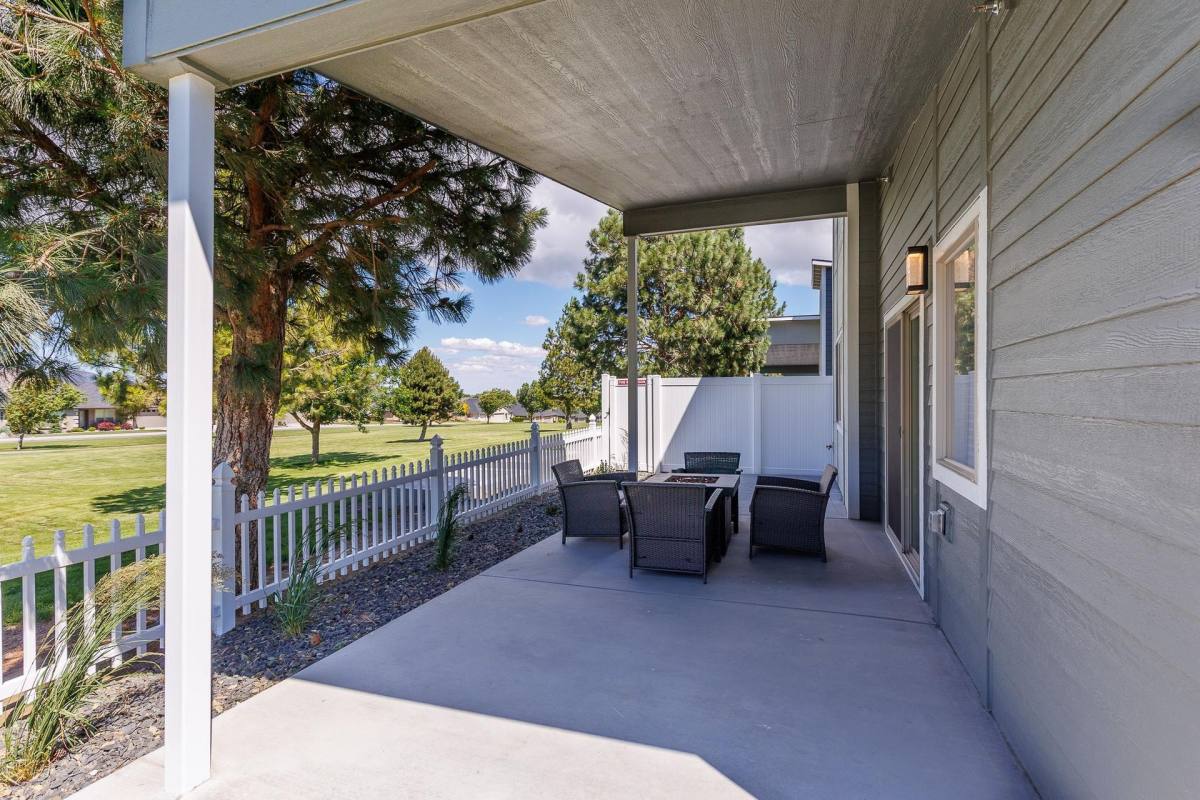 Townhouse for rent at 7992 W 10th Ave, Kennewick, WA 99336