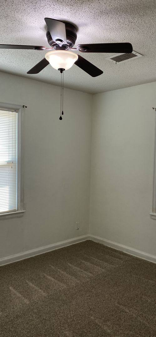 House for rent at 404 E Hopi St, Farmington, NM 87401