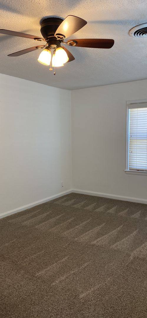 House for rent at 404 E Hopi St, Farmington, NM 87401