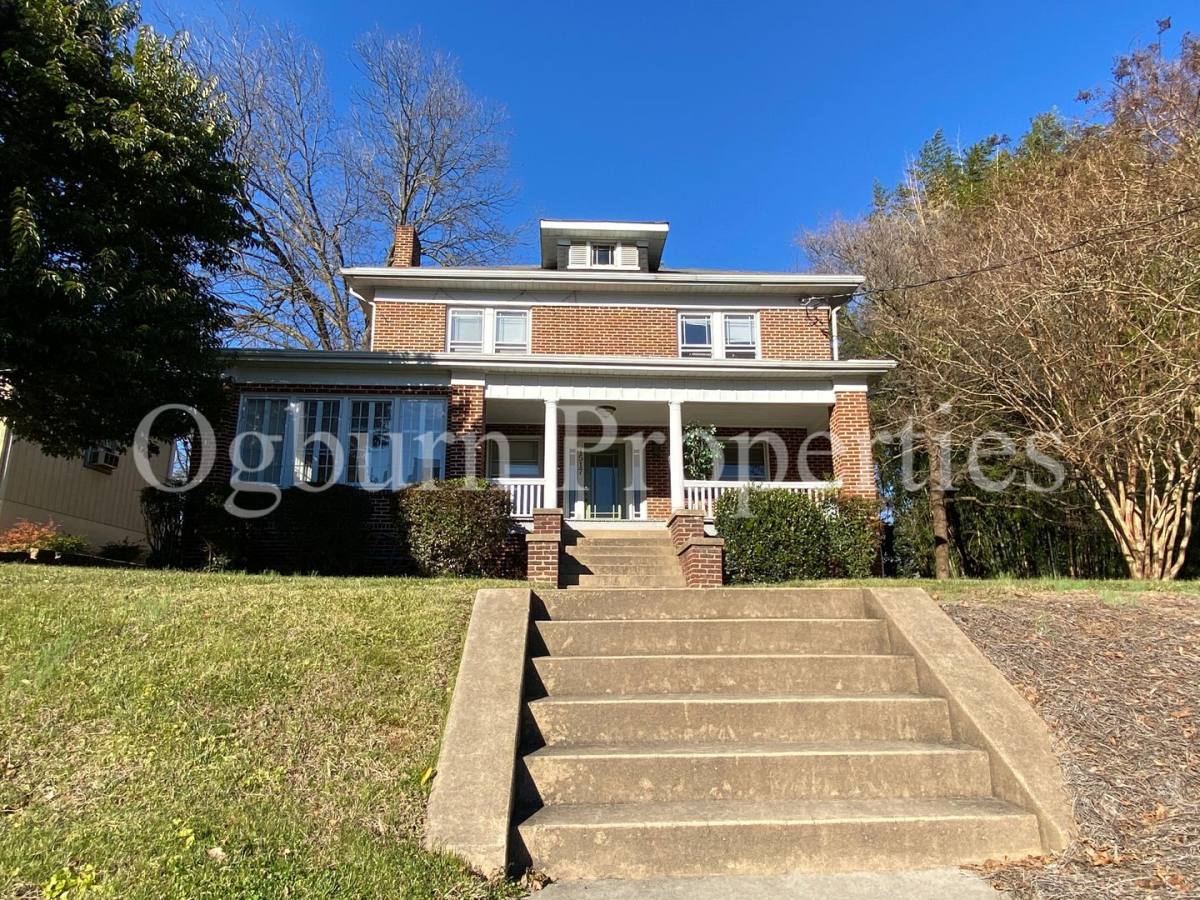 Apartment for rent at 1517 W First St, Winston Salem, NC 27104