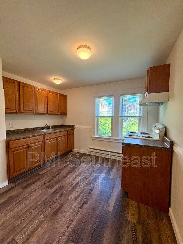 Apartment for rent at 7 Griswold Court #1, New London, CT 06320