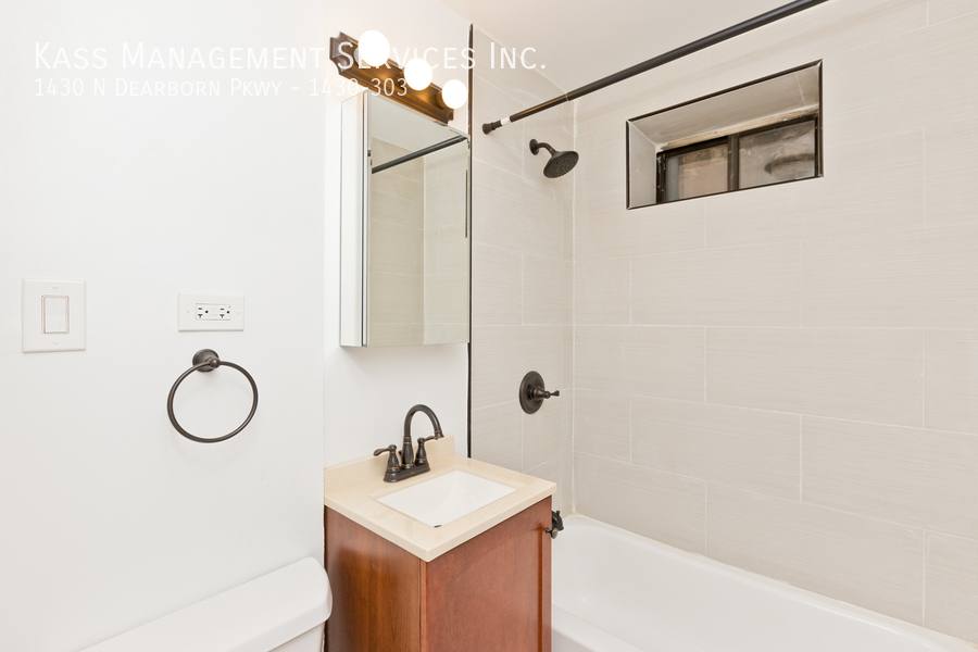 Apartment for rent at 1430 N Dearborn Parkway, Chicago, IL 60610