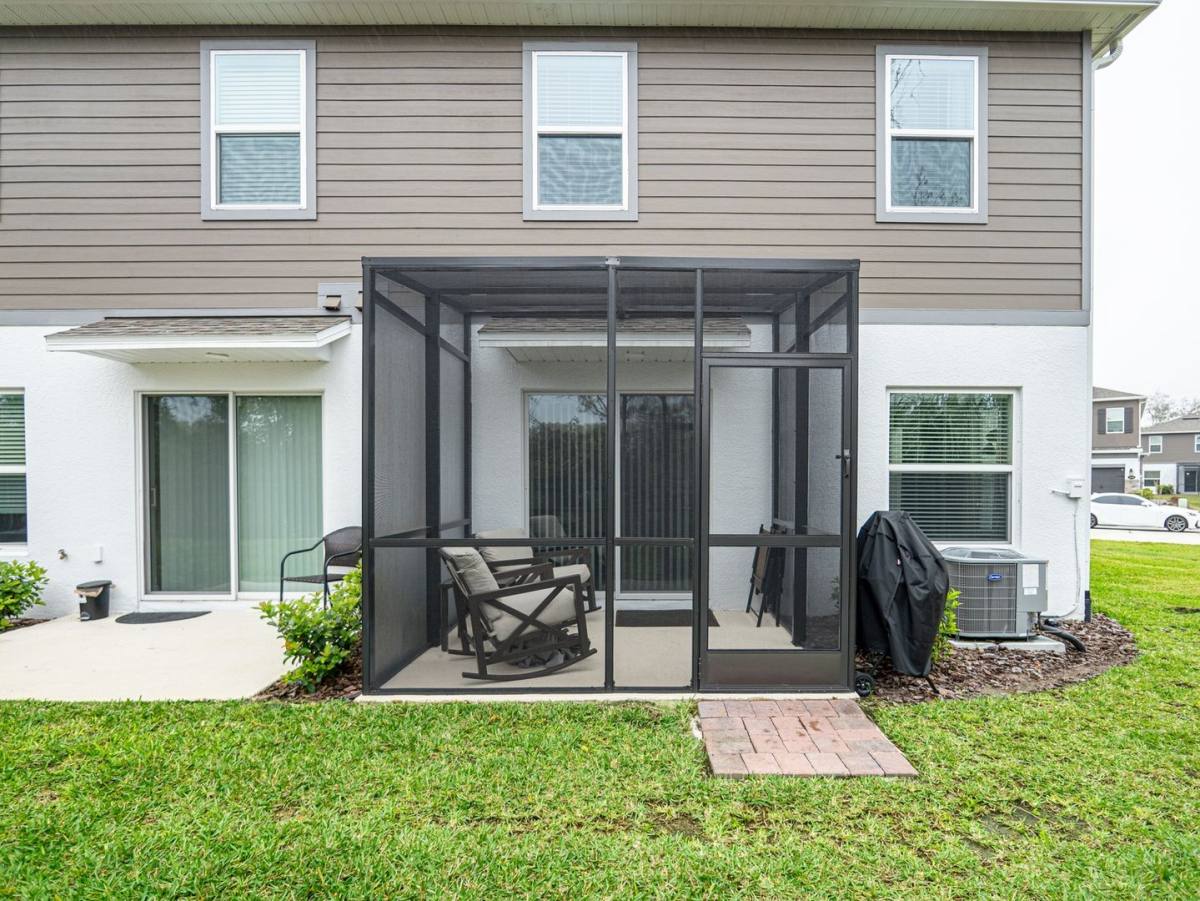 Townhouse for rent at 4902 Livingston Lane, Oviedo, FL 32765