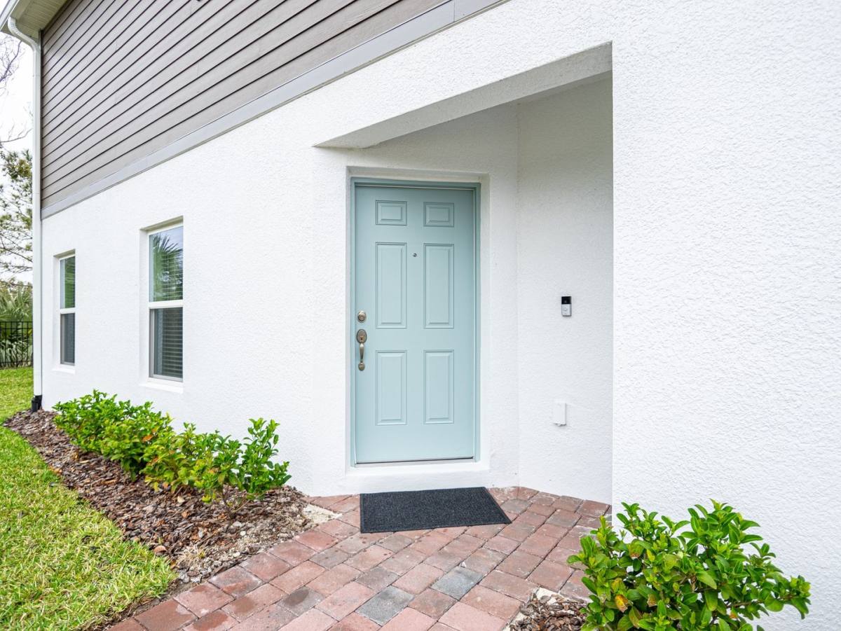 Townhouse for rent at 4902 Livingston Lane, Oviedo, FL 32765