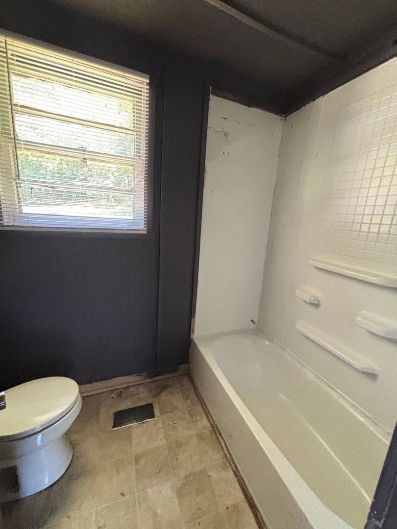 House for rent at 1409 Laboratory Rd, Lincolnton, NC 28092