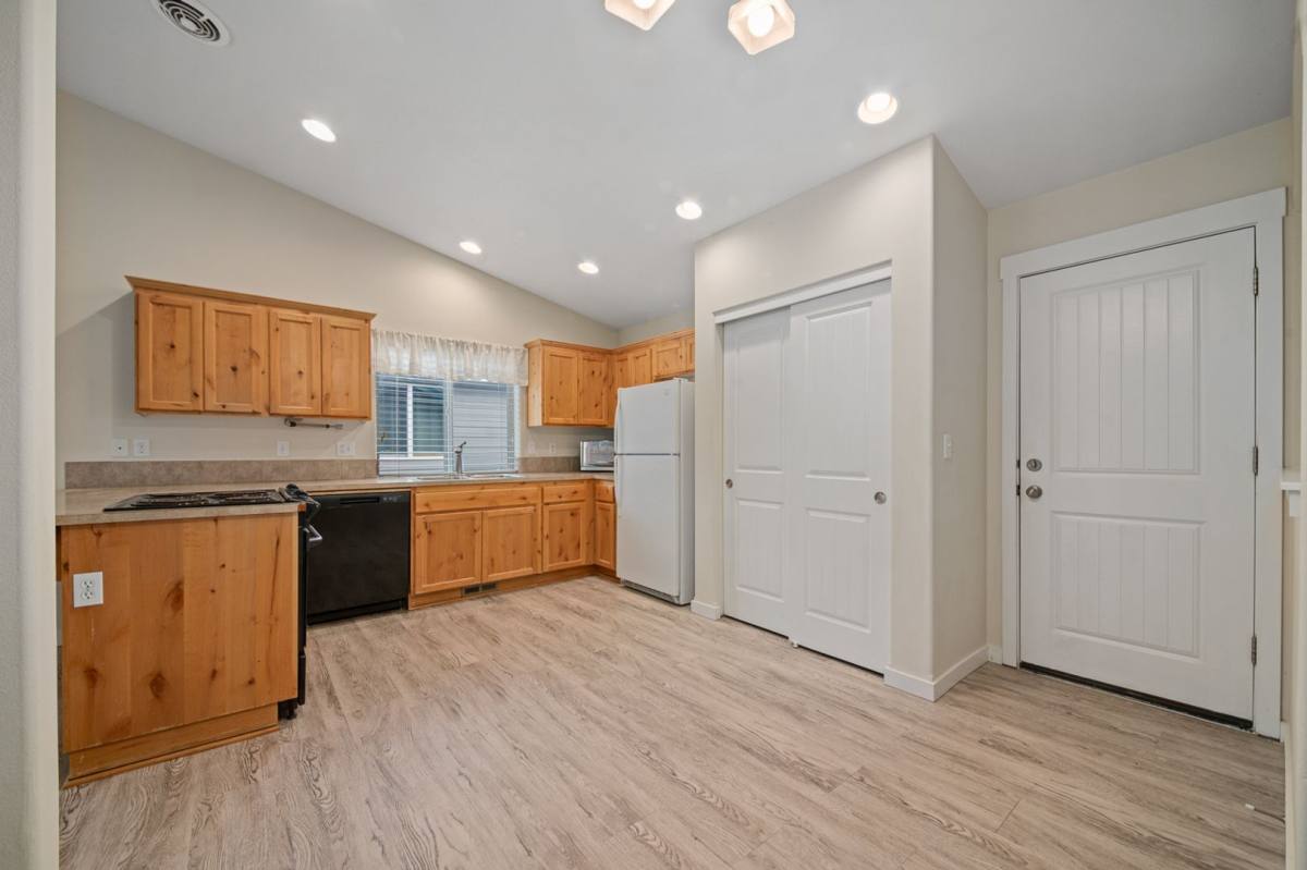 House for rent at 953 SW 25th Place, Redmond, OR 97756