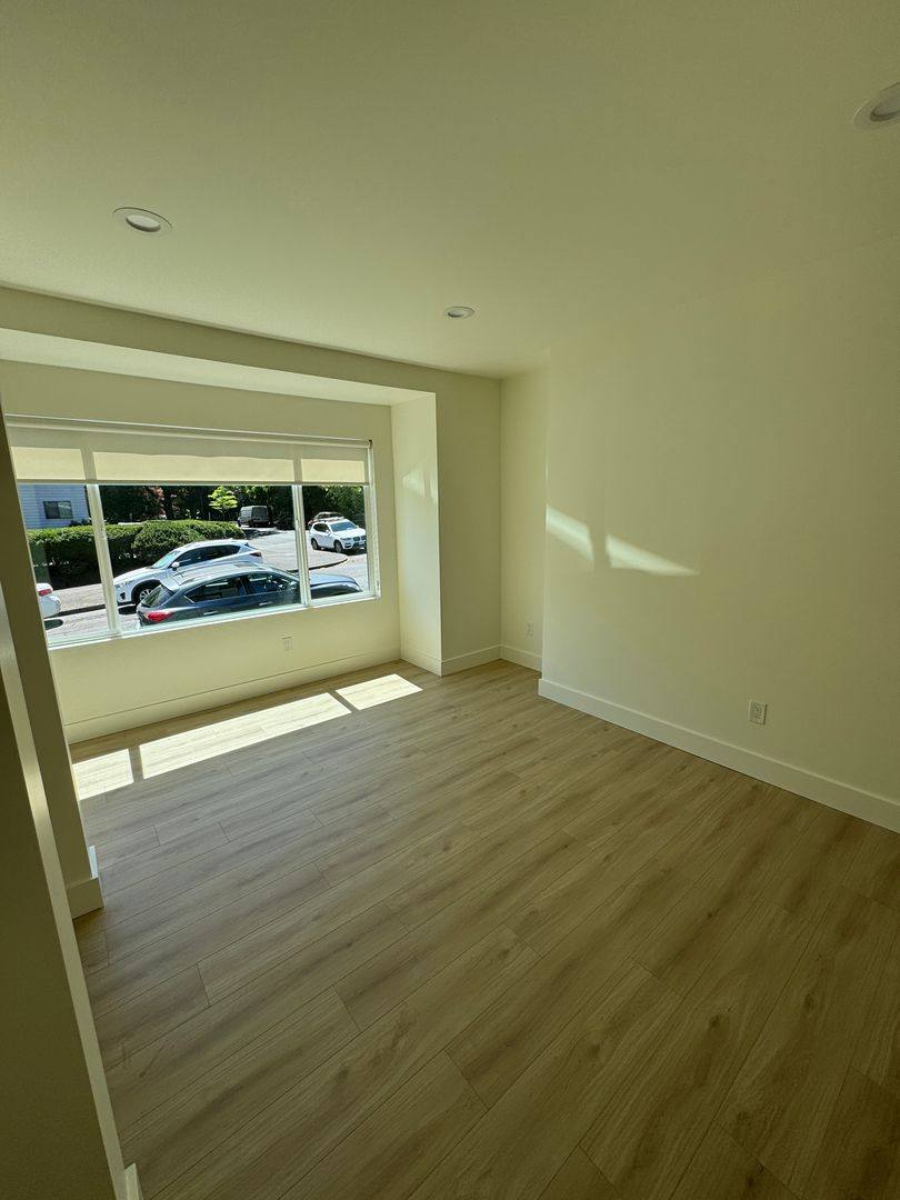 Apartment for rent at 2809 SE Washington St, Portland, OR 97214